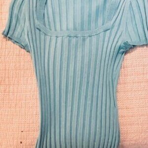 Short sleeve turquois sweater top